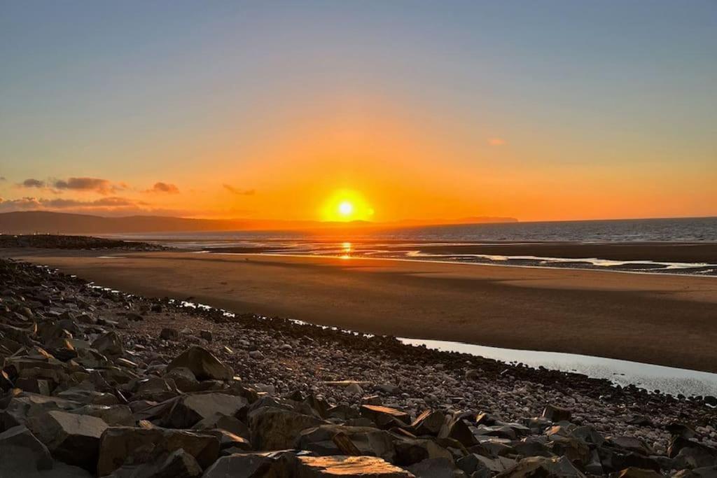 The Beach House With Balcony North Wales Kinmel Bay Екстериор снимка